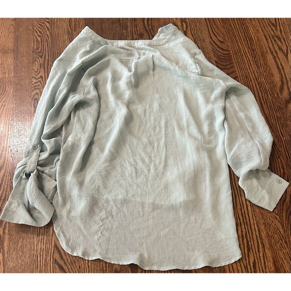 Entro Women’s 100% Lightweight‎ Mint Green Long Sleeve V-Neck Blouse Size Medium - Picture 2 of 6